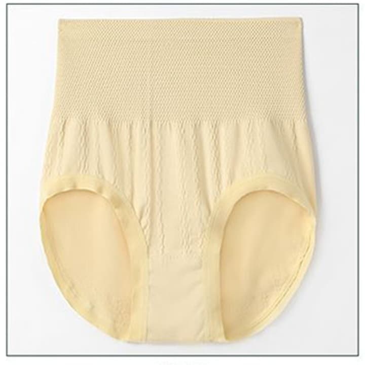やさしくフィットするサニタリーショーツ
