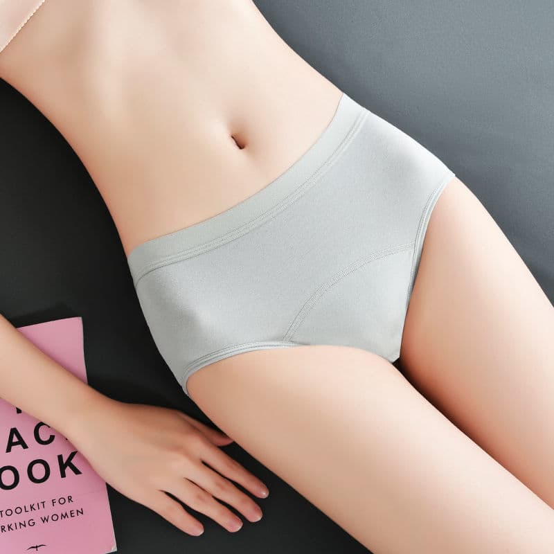 なめらかシルエット サニタリーショーツ